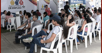 Jóvenes colombianos fututo del país