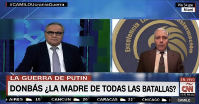 Camilo Egaña de CNN en español entrevista al coronel Villamarín comparando el poder de combate Ucrania-Rusia